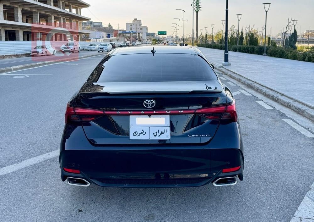 تويوتا أفالون